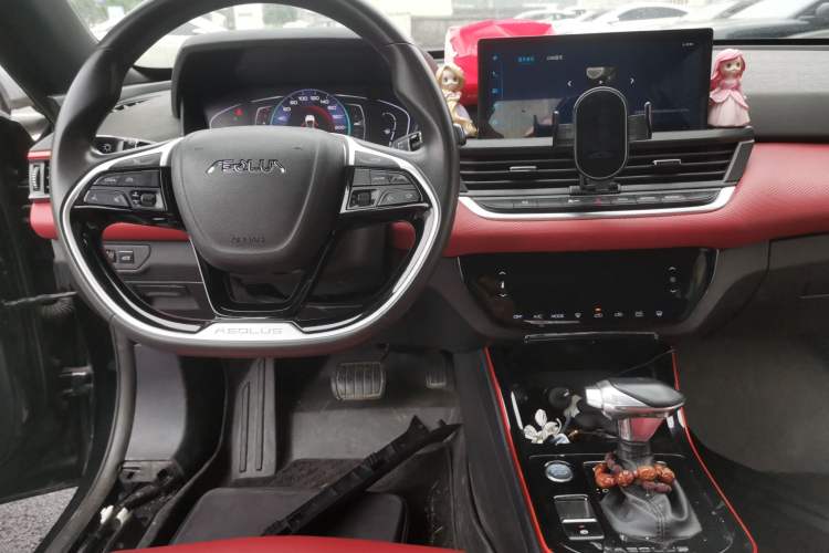 Used Dongfeng Aeolus Yixuan 2021 230T Automatic Glory Edition Center Console