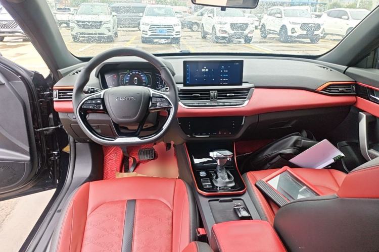 Used Dongfeng Aeolus Yixuan 2021 230T Automatic Dream-Chasing Rider Edition Center Console
