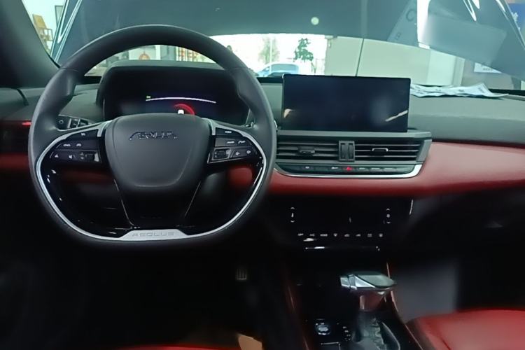 Used Dongfeng Aeolus Yixuan 2021 230T Automatic Zuiying Knight Edition Center Console