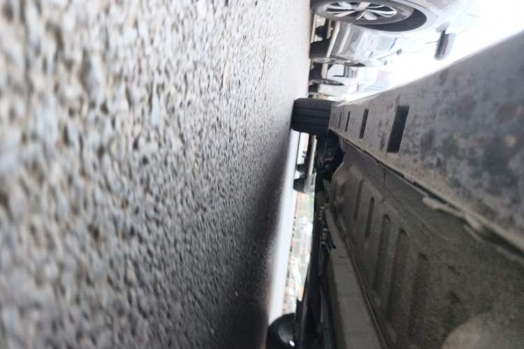 Used Dongfeng Aeolus Yixuan 2021 230T Automatic Zuiying Knight Edition Chassis Front Right