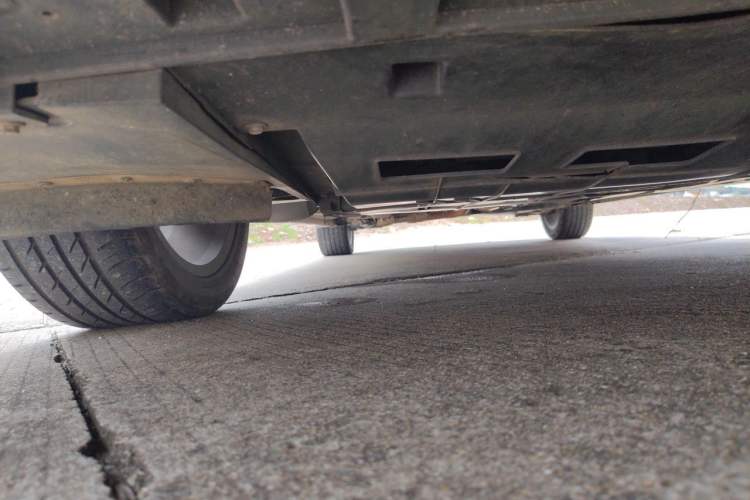 Used Dongfeng Aeolus Yixuan 2021 230T Automatic Zuiying Knight Edition Chassis Front Right