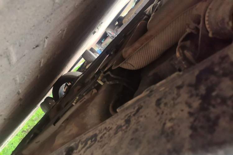 Used Dongfeng Aeolus Yixuan 2021 230T Automatic Zuiying Knight Edition Chassis Rear Right
