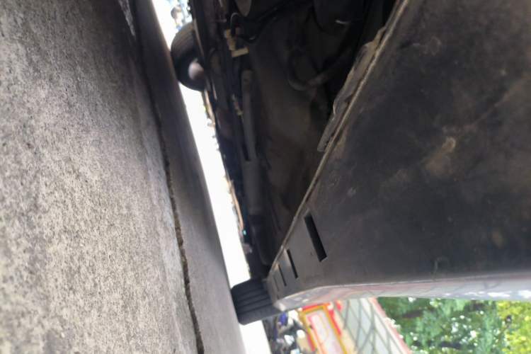 Used Dongfeng Aeolus Yixuan 2021 230T Automatic Zuiying Knight Edition Chassis Rear Right