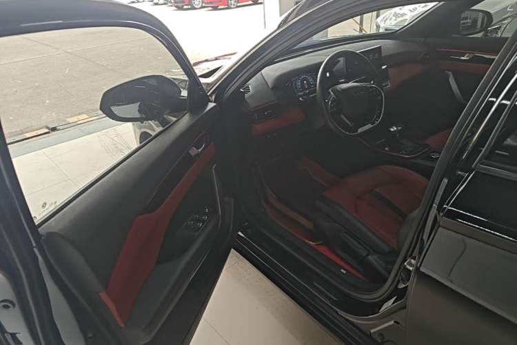 Used Dongfeng Aeolus Yixuan 2021 230T Automatic Zuiying Knight Edition Driver Seat