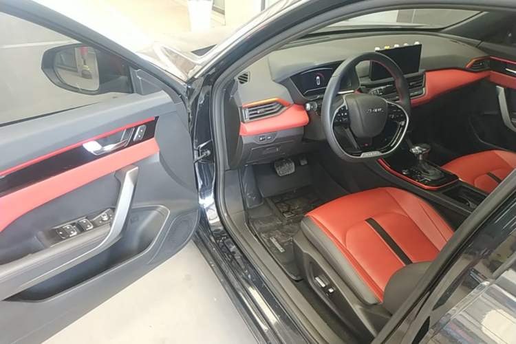 Used Dongfeng Aeolus Yixuan 2021 230T Automatic Dream-Chasing Rider Edition Driver Seat
