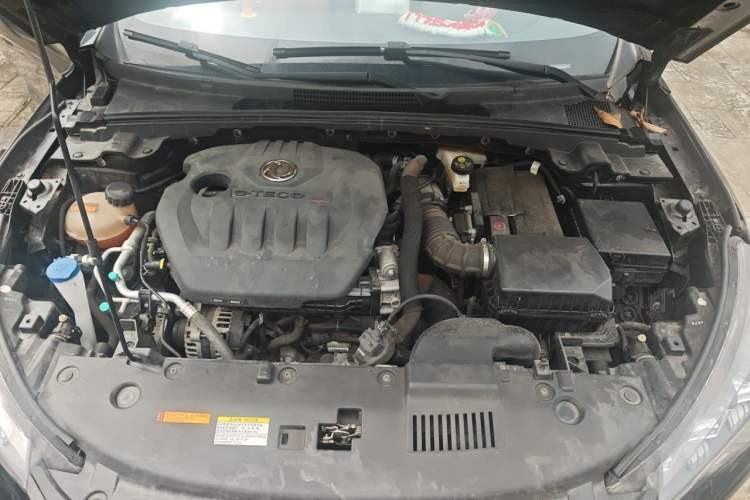 Used Dongfeng Aeolus Yixuan 2021 230T Automatic Dream-Chasing Rider Edition Engine Bay