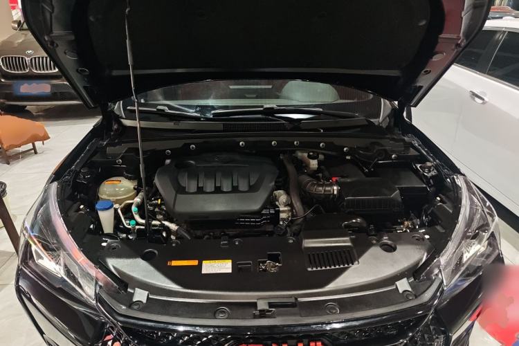 Used Dongfeng Aeolus Yixuan 2021 230T Automatic Hunter Edition Engine Bay