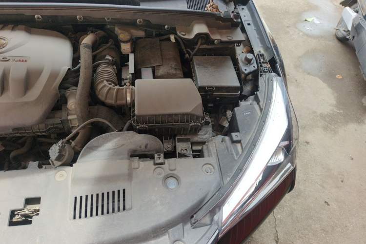 Used Dongfeng Aeolus Yixuan 2021 230T Automatic Zuiying Knight Edition Engine Bay Left