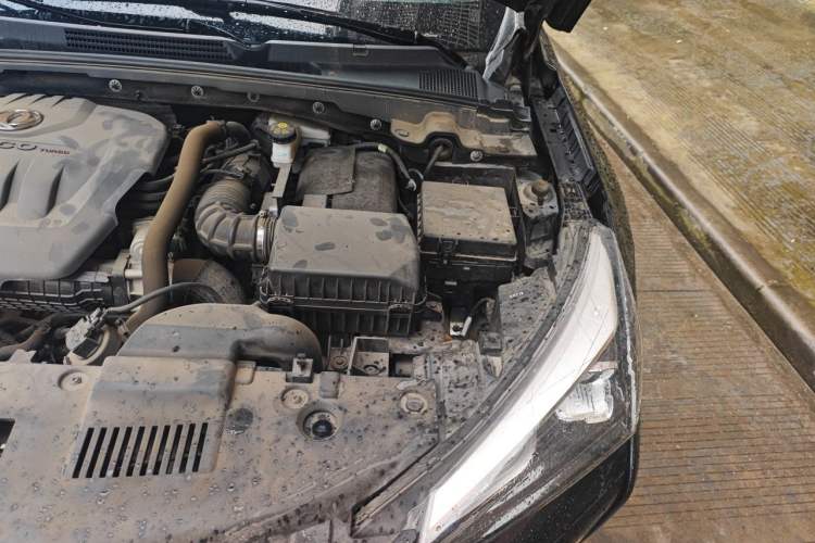 Used Dongfeng Aeolus Yixuan 2021 230T Automatic Zuiying Knight Edition Engine Bay Left