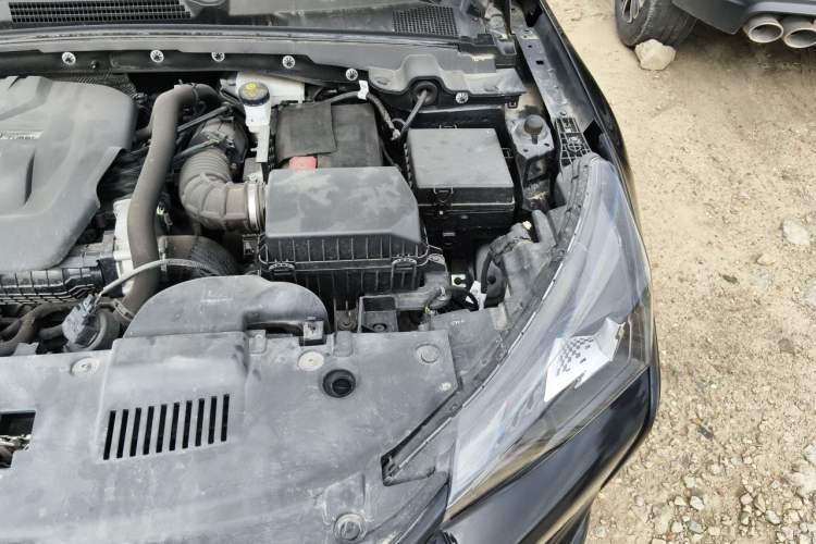 Used Dongfeng Aeolus Yixuan 2021 230T Automatic Hunter Edition Engine Bay Left