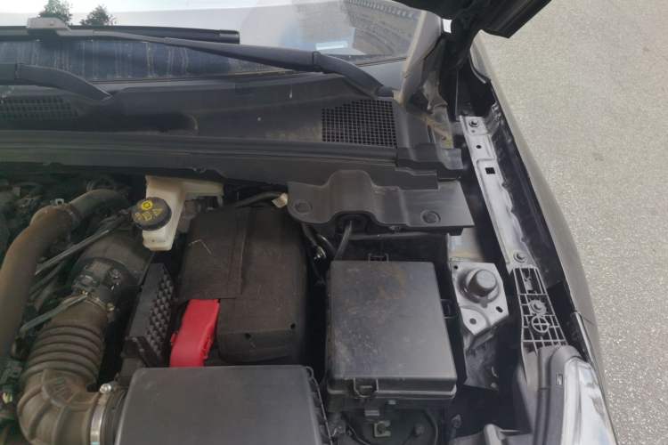 Used Dongfeng Aeolus Yixuan 2021 230T Automatic Hunter Edition Engine Bay Left