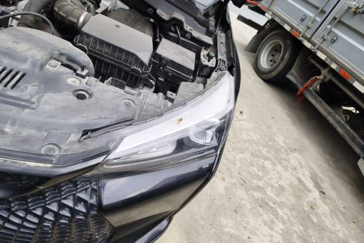 Used Dongfeng Aeolus Yixuan 2021 230T Automatic Zuiying Knight Edition Engine Bay Left