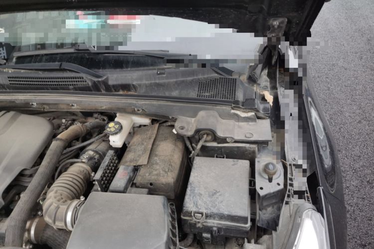 Used Dongfeng Aeolus Yixuan 2021 230T Automatic Glory Edition Engine Bay Left