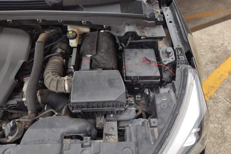 Used Dongfeng Aeolus Yixuan 2021 230T Automatic Zuiying Knight Edition Engine Bay Left