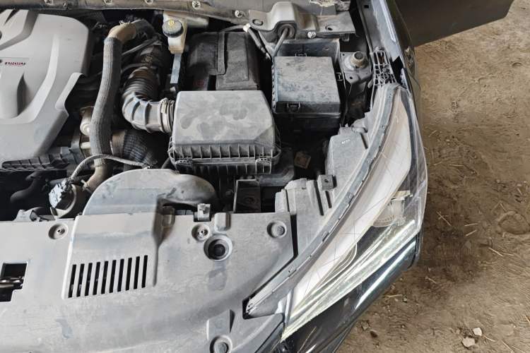 Used Dongfeng Aeolus Yixuan 2021 230T Automatic Zuiying Knight Edition Engine Bay Left