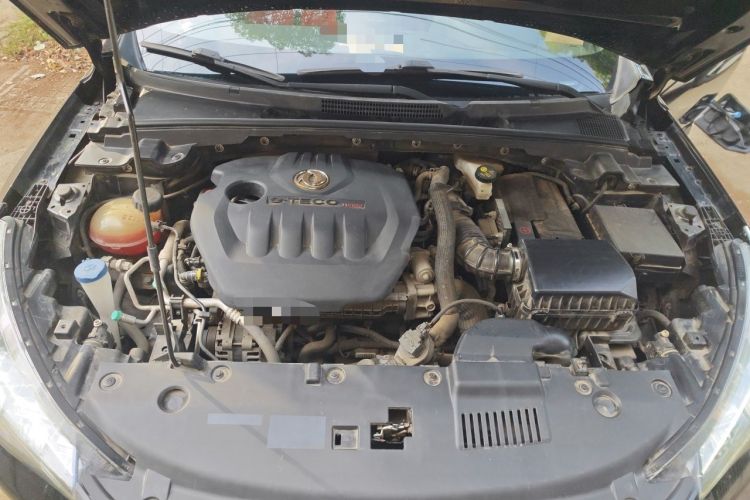 Used Dongfeng Aeolus Yixuan 2021 230T Automatic Dream-Chasing Rider Edition Engine Bay