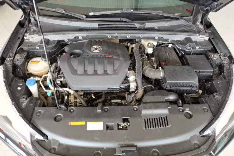 Used Dongfeng Aeolus Yixuan 2021 230T Automatic Zuiying Knight Edition Engine Bay