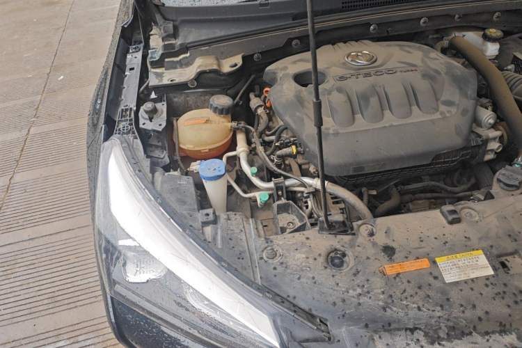 Used Dongfeng Aeolus Yixuan 2021 230T Automatic Zuiying Knight Edition Engine Bay Right