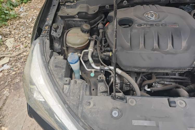 Used Dongfeng Aeolus Yixuan 2021 230T Automatic Zuiying Knight Edition Engine Bay Right