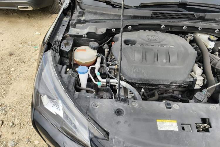 Used Dongfeng Aeolus Yixuan 2021 230T Automatic Hunter Edition Engine Bay Right