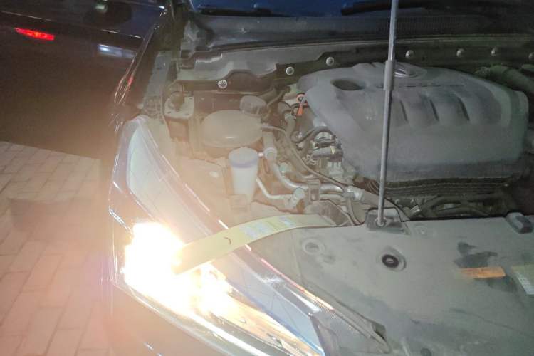 Used Dongfeng Aeolus Yixuan 2021 230T Automatic Zuiying Knight Edition Engine Bay Right