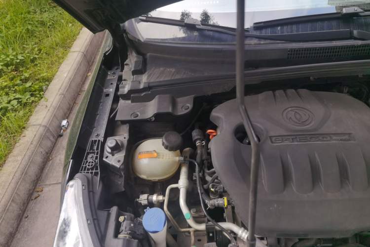 Used Dongfeng Aeolus Yixuan 2021 230T Automatic Hunter Edition Engine Bay Right
