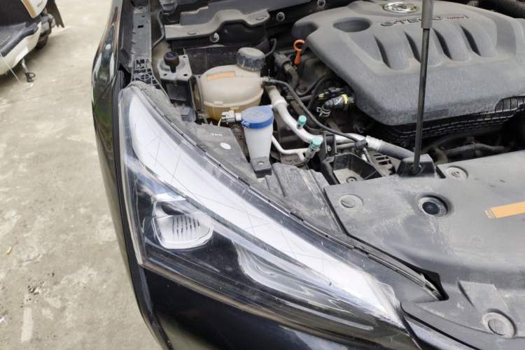 Used Dongfeng Aeolus Yixuan 2021 230T Automatic Zuiying Knight Edition Engine Bay Right