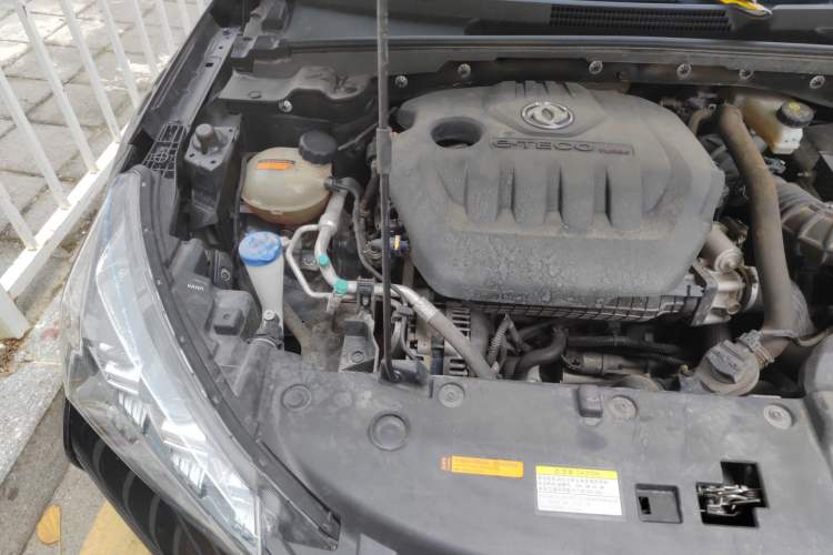 Used Dongfeng Aeolus Yixuan 2021 230T Automatic Dream-Chasing Edition Engine Bay Right