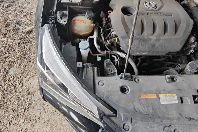 Used Dongfeng Aeolus Yixuan 2021 230T Automatic Zuiying Knight Edition Engine Bay Right