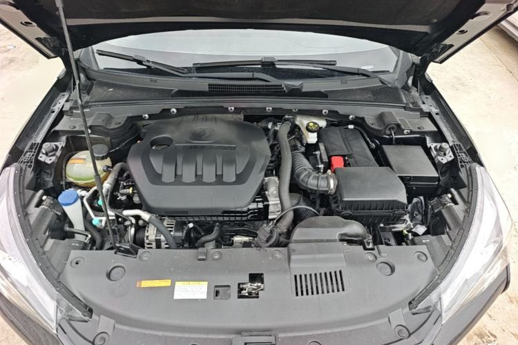 Used Dongfeng Aeolus Yixuan 2021 230T Automatic Hunter Edition Engine Bay