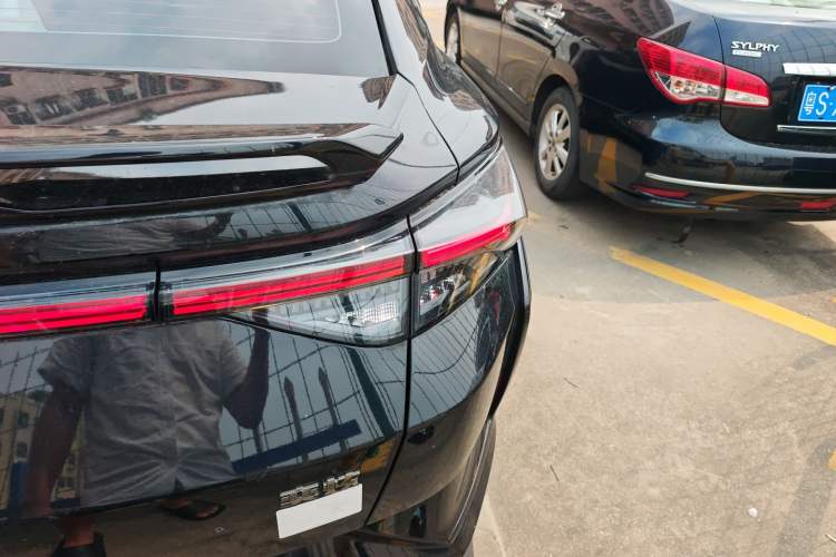 Used Dongfeng Aeolus Yixuan 2021 230T Automatic Hunter Edition Exterior 3