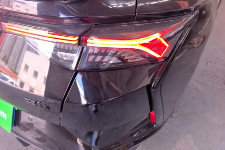 Used Dongfeng Aeolus Yixuan 2021 230T Automatic Hunter Edition Exterior 3