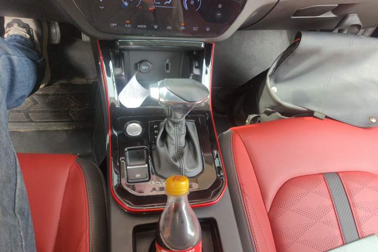 Used Dongfeng Aeolus Yixuan 2021 230T Automatic Zuiying Knight Edition Gear Lever
