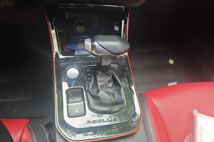Used Dongfeng Aeolus Yixuan 2021 230T Automatic Zuiying Knight Edition Gear Lever