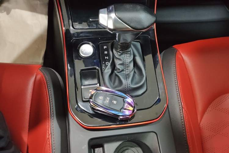 Used Dongfeng Aeolus Yixuan 2021 230T Automatic Hunter Edition Gear Lever
