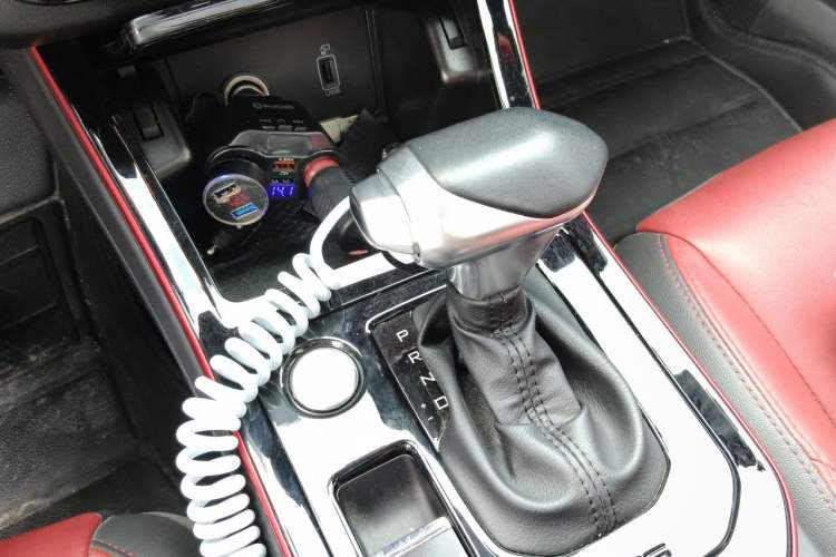 Used Dongfeng Aeolus Yixuan 2021 230T Automatic Hunter Edition Gear Lever