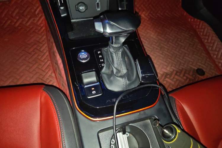 Used Dongfeng Aeolus Yixuan 2021 230T Automatic Zuiying Knight Edition Gear Lever