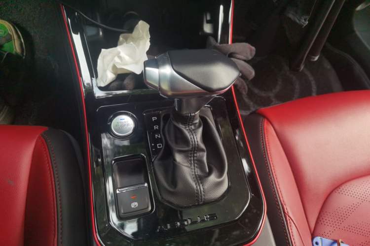 Used Dongfeng Aeolus Yixuan 2021 230T Automatic Hunter Edition Gear Lever
