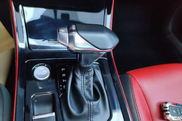 Used Dongfeng Aeolus Yixuan 2021 230T Automatic Zuiying Knight Edition Gear Lever