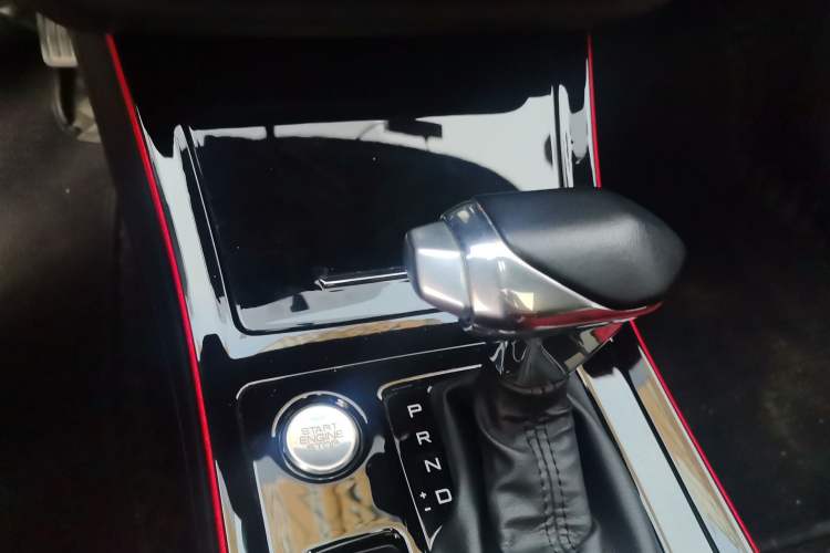 Used Dongfeng Aeolus Yixuan 2021 230T Automatic Zuiying Knight Edition Gear Lever