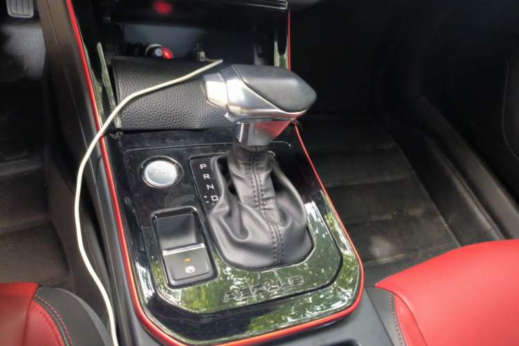 Used Dongfeng Aeolus Yixuan 2021 230T Automatic Zuiying Knight Edition Gear Lever