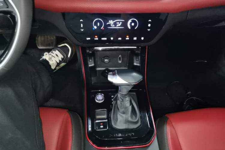 Used Dongfeng Aeolus Yixuan 2021 230T Automatic Zuiying Knight Edition Gear Lever