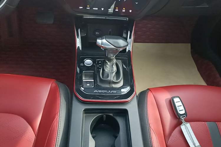 Used Dongfeng Aeolus Yixuan 2021 230T Automatic Zuiying Knight Edition Gear Lever