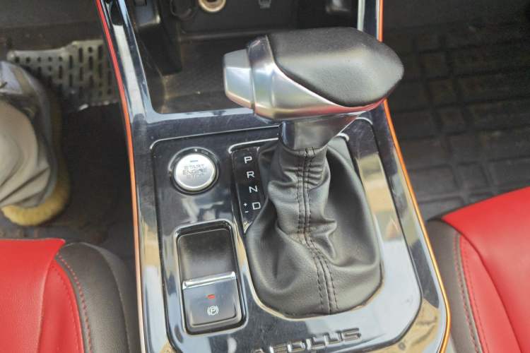 Used Dongfeng Aeolus Yixuan 2021 230T Automatic Dream-Chasing Rider Edition Gear Lever