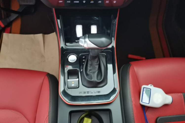 Used Dongfeng Aeolus Yixuan 2021 230T Automatic Zuiying Knight Edition Gear Lever