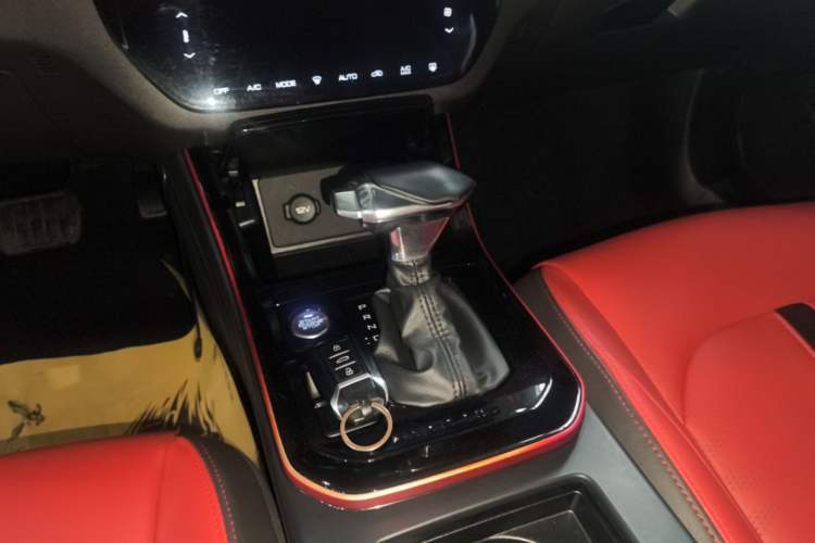 Used Dongfeng Aeolus Yixuan 2021 230T Automatic Dream-Chasing Rider Edition Gear Lever