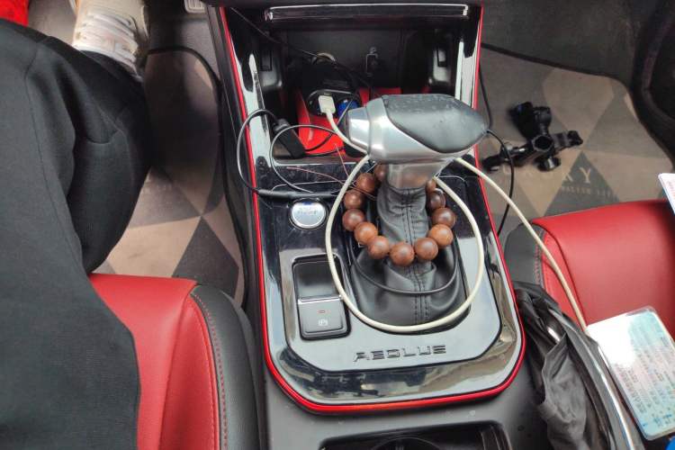 Used Dongfeng Aeolus Yixuan 2021 230T Automatic Zuiying Knight Edition Gear Lever