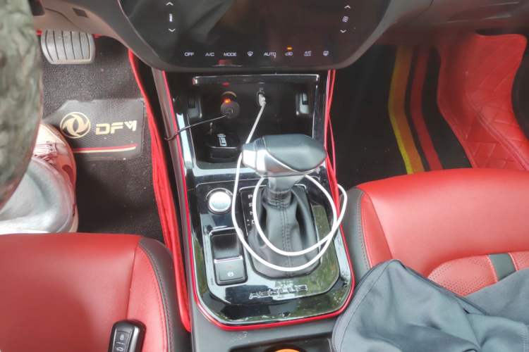 Used Dongfeng Aeolus Yixuan 2021 230T Automatic Dream-Chasing Edition Gear Lever