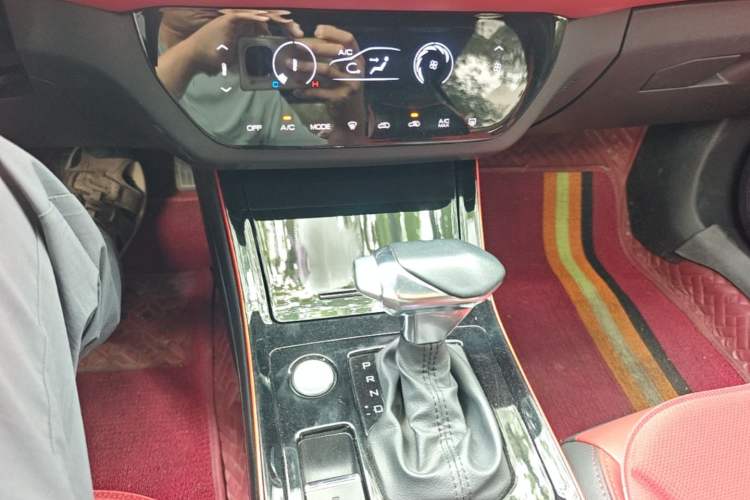 Used Dongfeng Aeolus Yixuan 2021 230T Automatic Zuiying Knight Edition Gear Lever