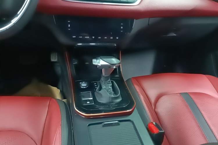 Used Dongfeng Aeolus Yixuan 2021 230T Automatic Zuiying Knight Edition Gear Lever